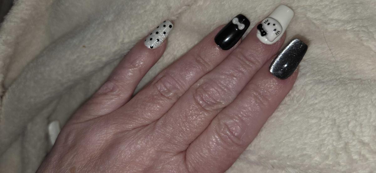 Item: XS, $20 4sets, host:aura