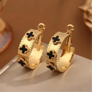18K Gold Pleated Earrings with Clover Design