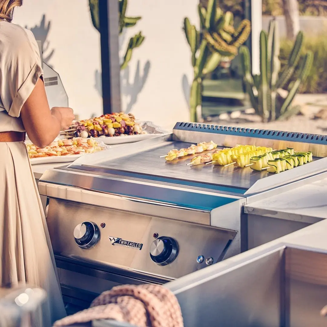 Twin Eagles 30-Inch Built-In Gas Teppanyaki Flat Top Grill Griddle Twin Eagles 30-Inch Built-In Gas Teppanyaki Flat Top Grill Griddle