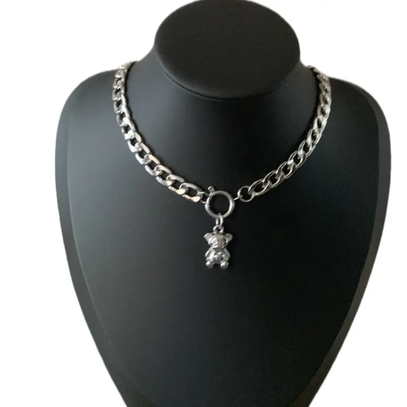 Teddy Bear Pendant choker- Gargantilla Con Un Colgante De Oso