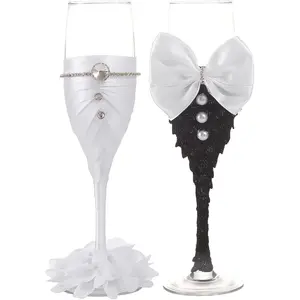 Newlywed Champagne Glass Set - Bride and Groom Wedding Toasting Glasses - Couple's Wedding Glasses - Twin Glass Set