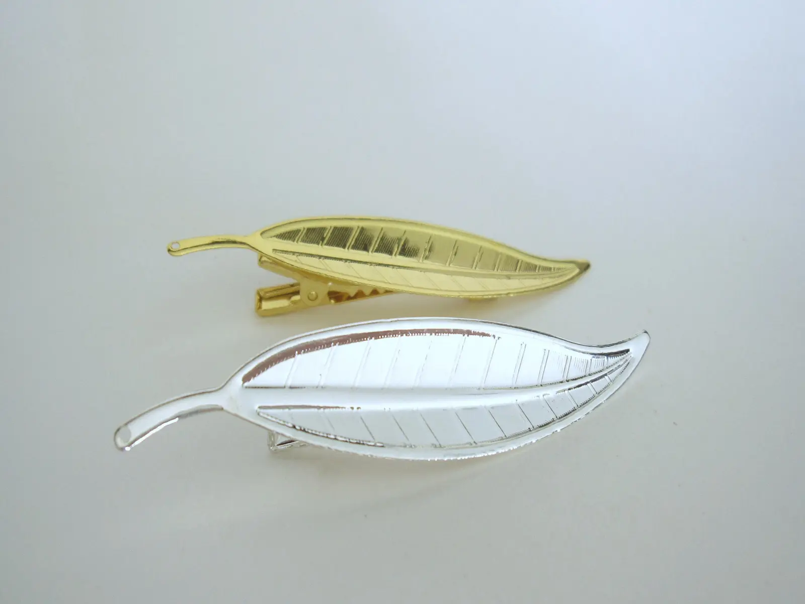 Gold or silver metal leaf alligator hair clip for fine thin hair
