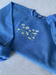 Lazy Daisies Crewneck