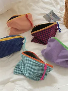 A Checkered Color-Blocked Makeup Bag With A Zipper, Makeup Storage Bag, Portable Travel Bag, Toiletry Storage Bag, Makeup Organizer Pouches, Makeup Brushes, Lipstick, Skincare Products, Mobile Phone, Coins, Small Items, Christmas