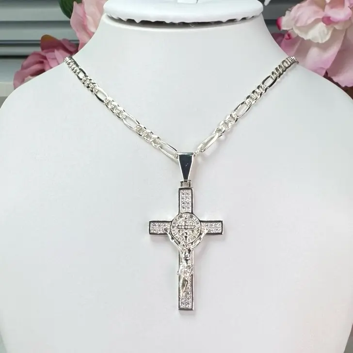 Plata 925 Crusifijo con Cruz St Benito y Cadena Figaro 4mm 26” Largo
