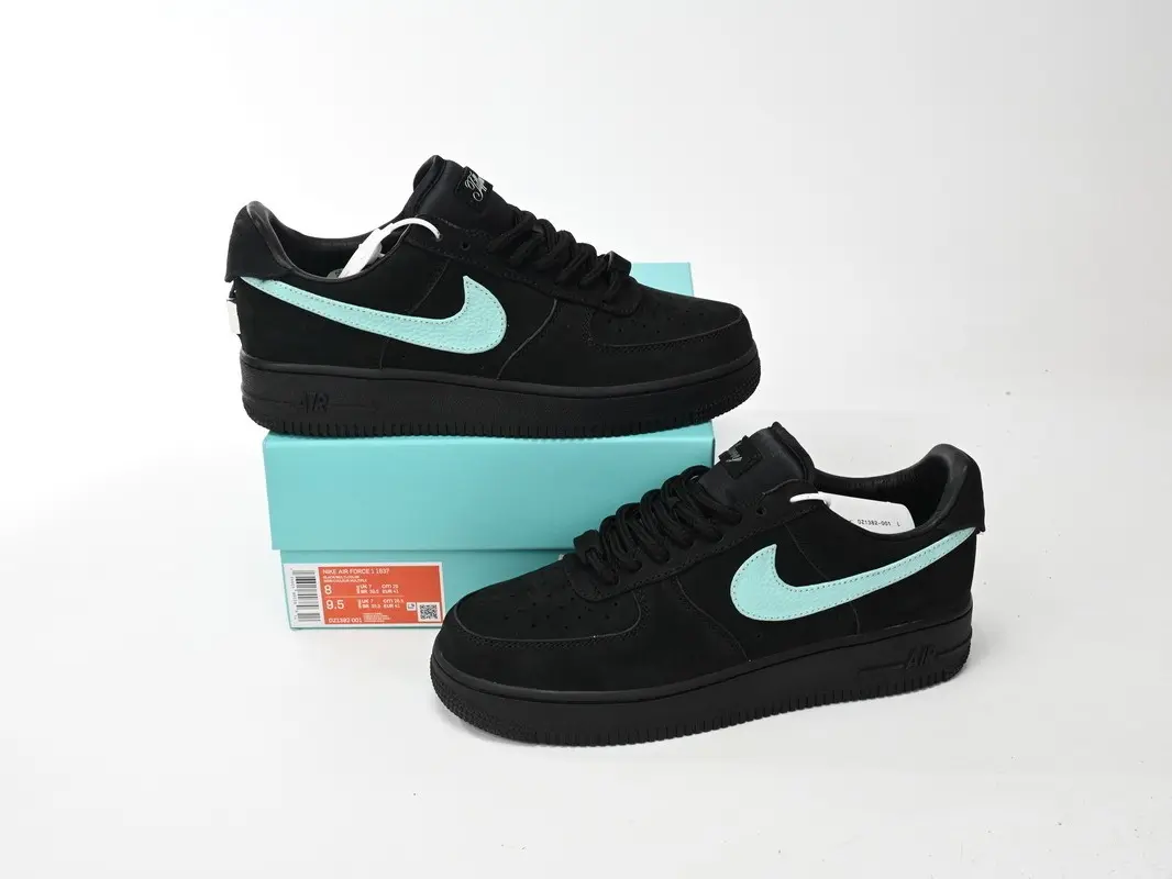 Black Suede Tiffany Blue Swoosh Low-top Sneakers, Retro Luxury Unisex Breathable Wear-resistant Thick-soled Daily Casual Shoes