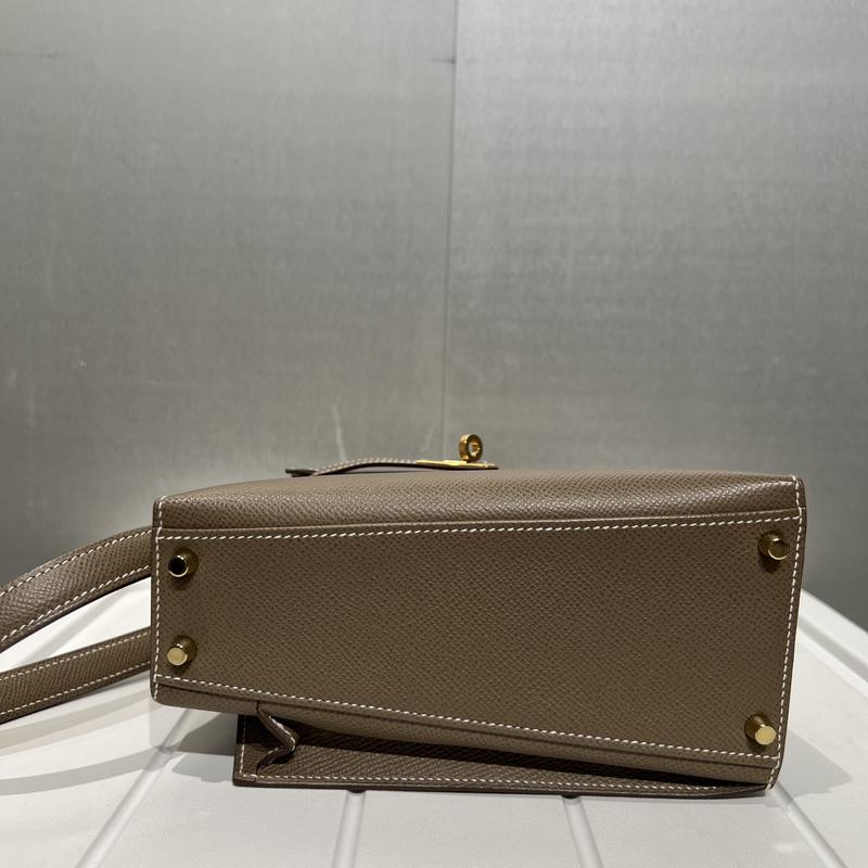 Pre-owned HERMÈS Epsom Shoulder Bags Hermes Kelly Sellier 20 “En Désordre” in Etoupe (U stamp)