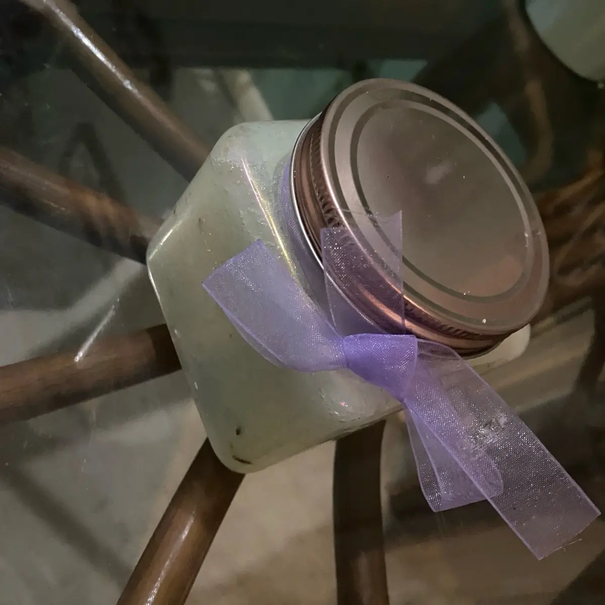 Lavender sugar scrub: lavender oil , sugar, virgin coconut oil, vitamin e, grape seed oil, dry lavendar buds