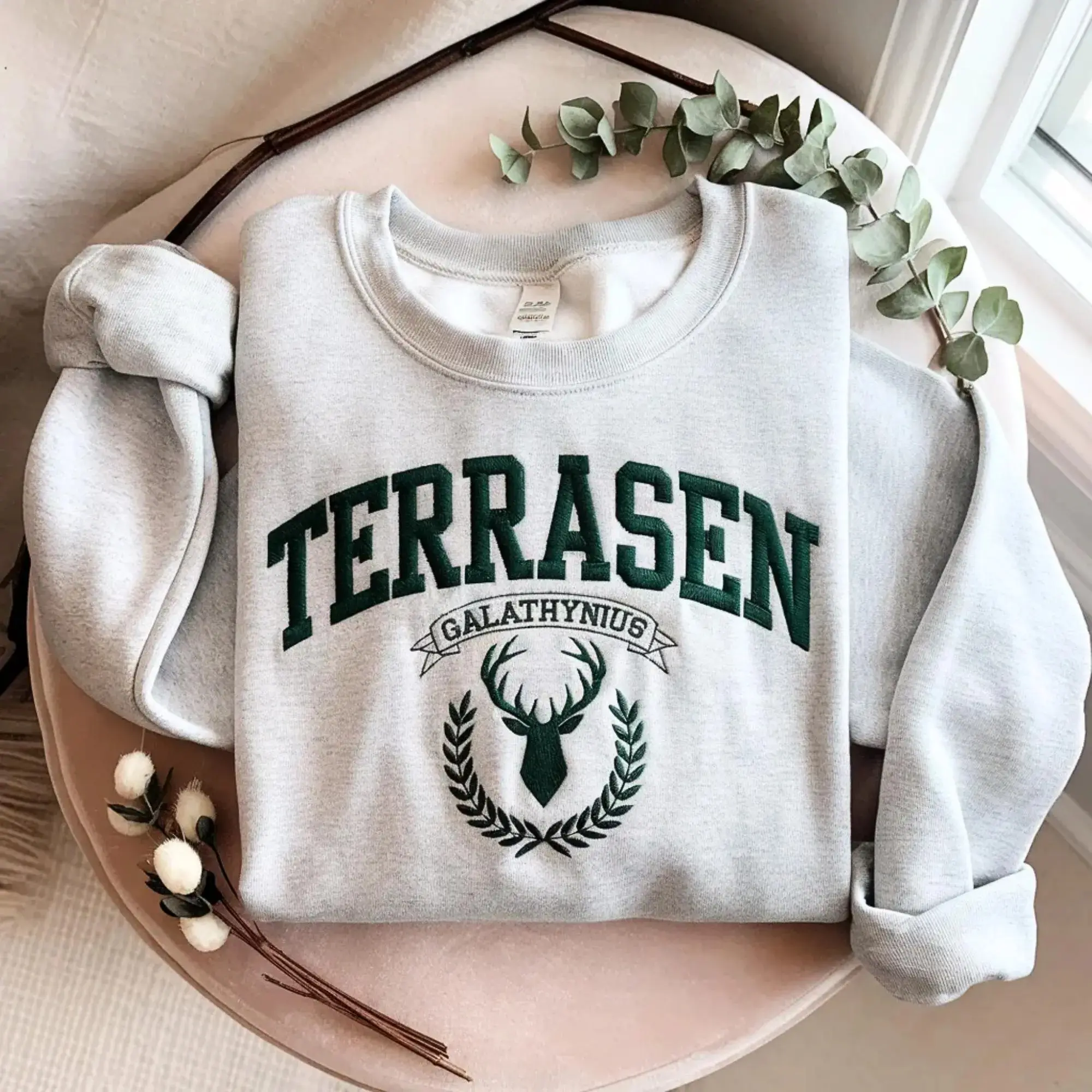 Terrasen Embroidered Sweatshirt, Aelin Galathynius Throne of Glass Shirt