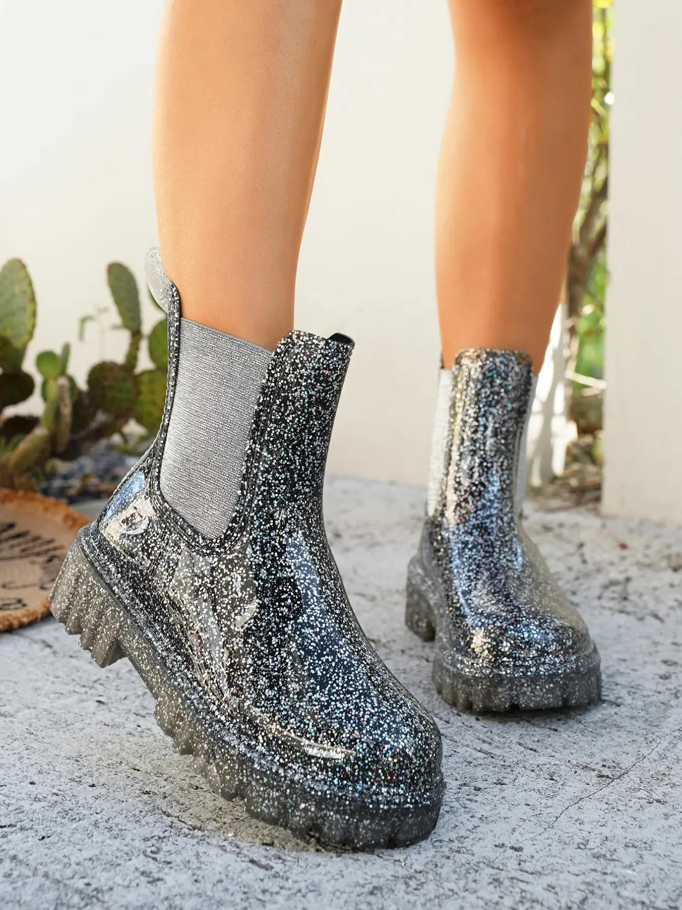 Women's Sequined Chelsea Fashionable Rain Boots, Thick Sole Anti-Slip Waterproof British Style Classic Chimney Boots, Outdoor Daily Versatile Short Rain Shoes, Casual Outdoor Boot, Waterproof Footwear