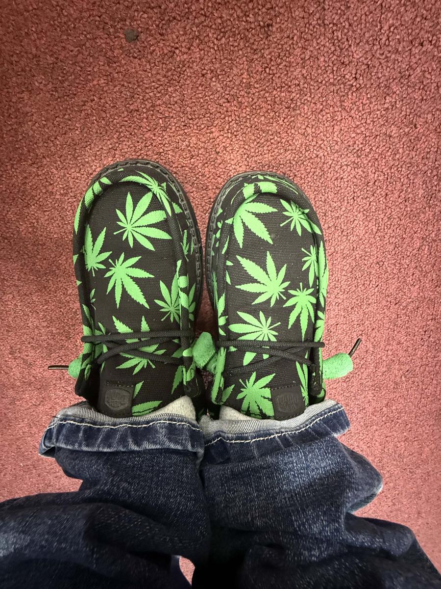 Item: Black/Green, 4