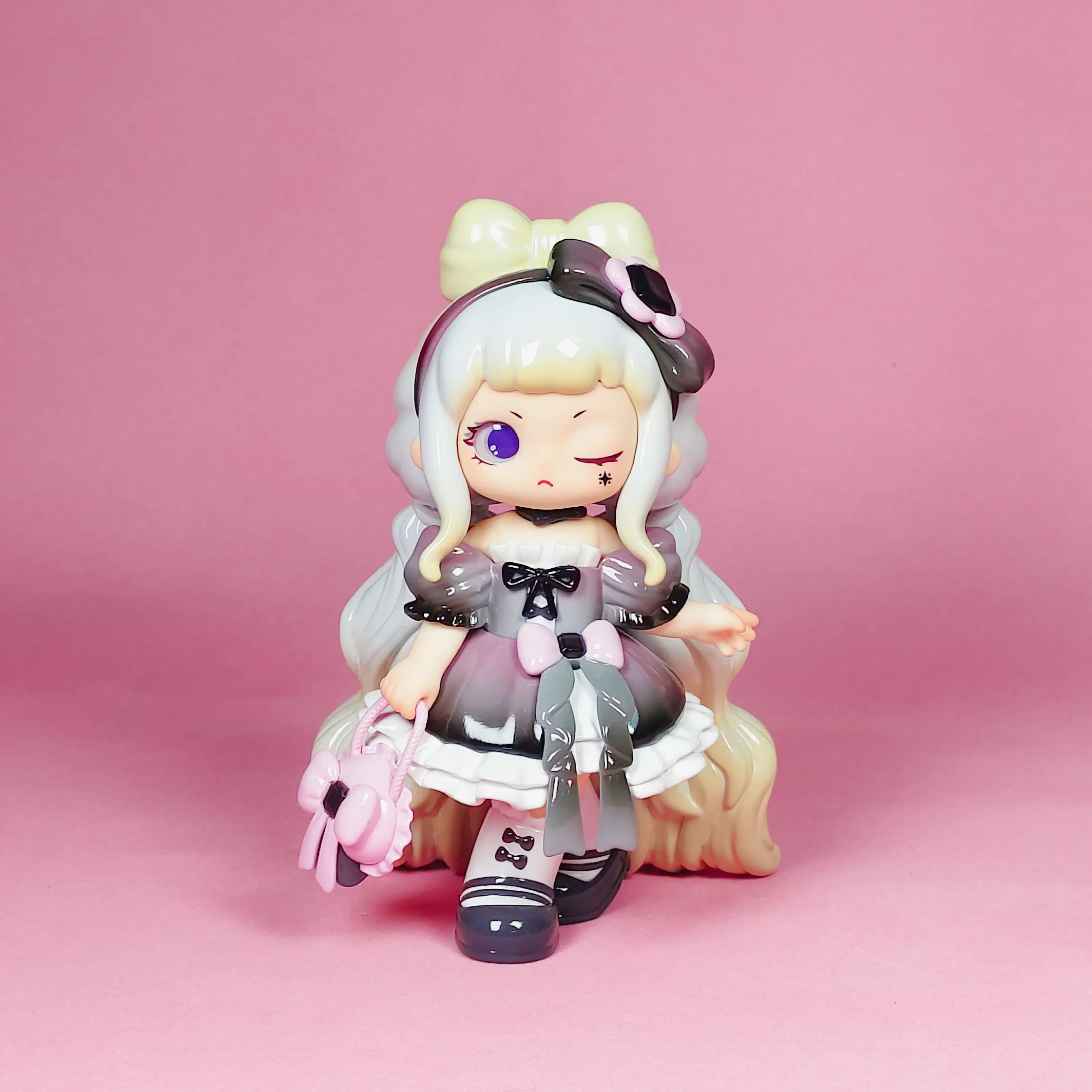 Obsidia Series Hanging Card Figure