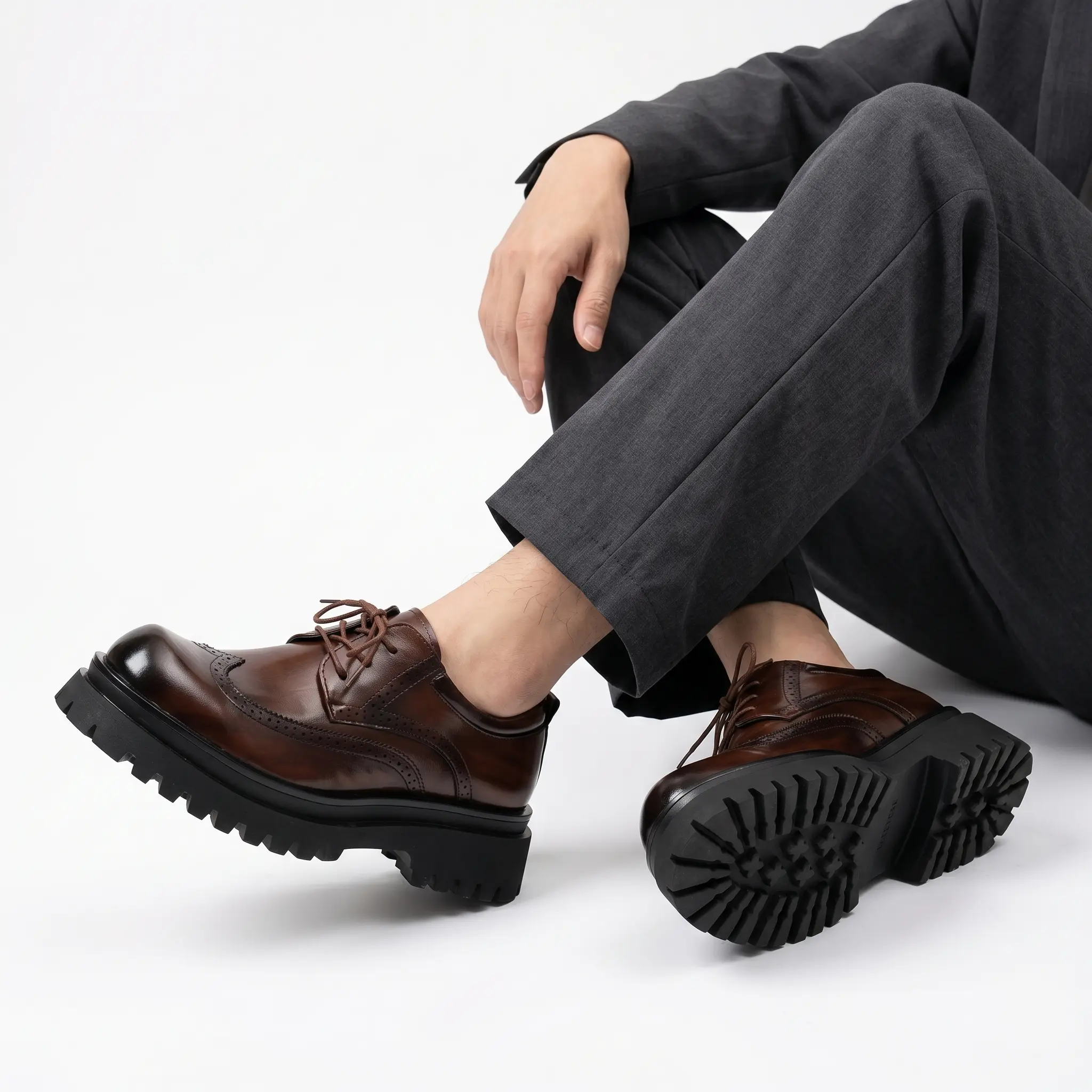 Men's Thick-sole Brogue Leather Shoes British Style Retro Carved Business Casual Big Size Work Shoes Black Trendy Shoes Comfortable Wear-resistant Versatile For Daily Office Or Casual Occasions