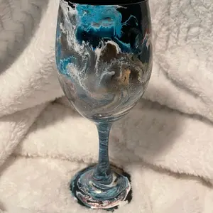 Custom wine glasses Custom wine glasses