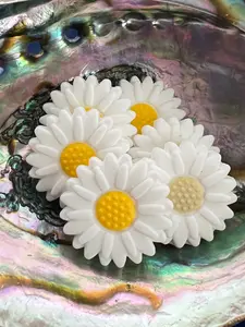F/B15- (1)PC 29mm Large Size WHITE  Daisy Flower Focal Bead