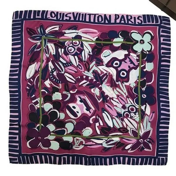 Pre-owned Louis Vuitton 100% Silk Scarf Multicolor 12487147213/741223
