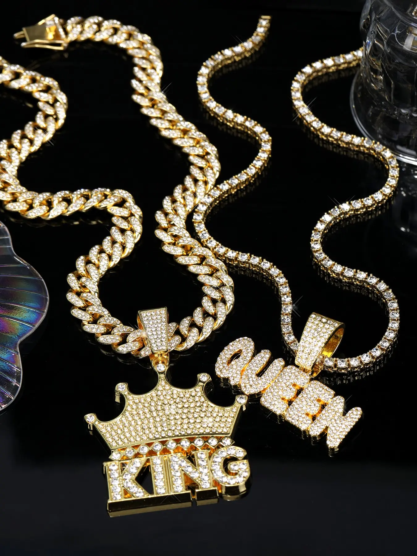 4pcs Punk Hip-Hop King Queen Letter Pendants, Sparkling Cuban Link Design Chain Layering Jewelry Set, Fashionable Letters Necklace for Men Women, Valentine's Gift