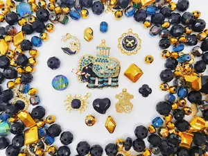 [Express] GIANT LUXURY Beautiful & Sparkling Charms for DIY Jewelry & Accessories Bead Mix Crystal Craft Kit Adjustable Clasp Chain Mesh