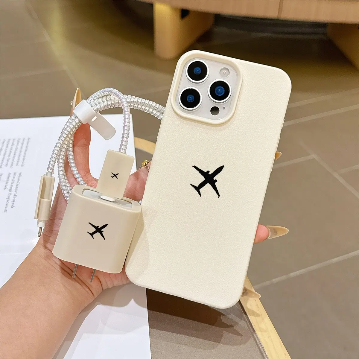 6-Piece Set Leather Texture Antique Plane Phone Case Pattern, Charger Head Cover, Cable Protector, Storage Rope, Fits iPhone 15-16 Series
