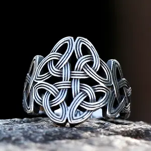 New Fashion Vintage Celtic Knot Totem Ring Nordic Mythology Viking Warrior Men's Domineering Fashion Jewelry with Intricate Design