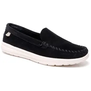 Minnetonka Women's Discover Classic Slip-On Shoes