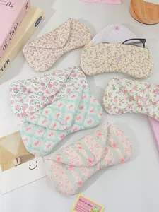 Cute Heart Pattern Quilted Corduroy Eyeglass Case, Travel Sunglasses Holder for Girls, Women's Accessories Storage Bag, Portable Sunglasses Organizer