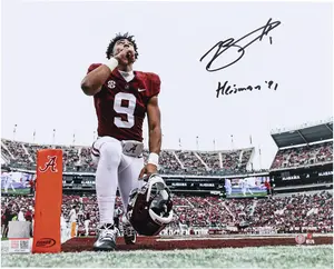 Bryce Young Alabama Crimson Tide Autographed "8 x 10" Kneeling Stadium View Photograph with "Heisman 2021" Inscription - Fanatics Authentic Certified