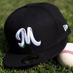 Mexican Flag M Snapback Hat – Embroidered Flat Brim Cap, Streetwear Baseball Hat for Men & Women