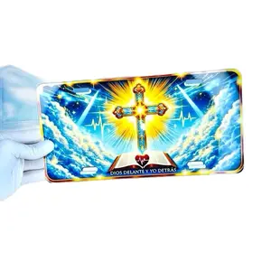 Dios Delante y Yo detrasás Fancy License Plate with Cross Design Car Accessories for Truck and Vehicle Protection
