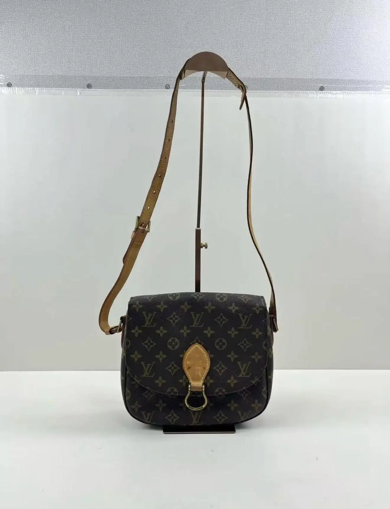 Pre-owned Louis Vuitton material Messenger Bags Saint Cloud Handbag Monogram Canvas MM