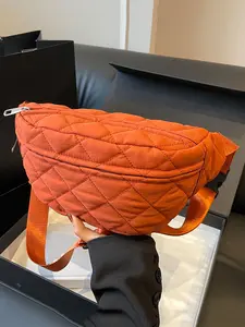 Cloud puff diamond-patterned women's waist bag, Quilted Fanny Pack, stylish and textured women's one-shoulder chest bag, casual and versatile one-shoulder crossbody bag, suitable for commuting to work, daily matching and other scenarios.