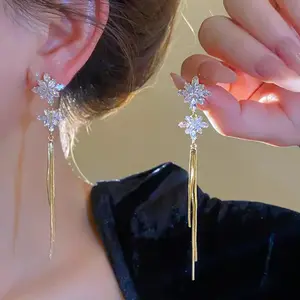 Long Silver Needle Earrings with Diamond Snowflake Tassels for Women DDES0789, Ultra-Brilliant Elegant Earrings, Exquisite High-End Ear Jewelry, 14K Gold-Plated