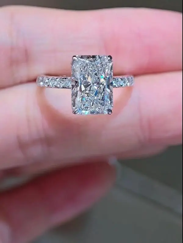 18K Radiant‑Cut Lab‑Grown Diamond Ring, 5.05ct Center, 0.462ct Accent, E‑VVS2, IGI Certified, US Size 6