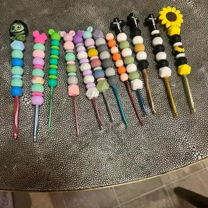 Custom Crochet Hook with Silicone Topper  (you pick the size of the hook)