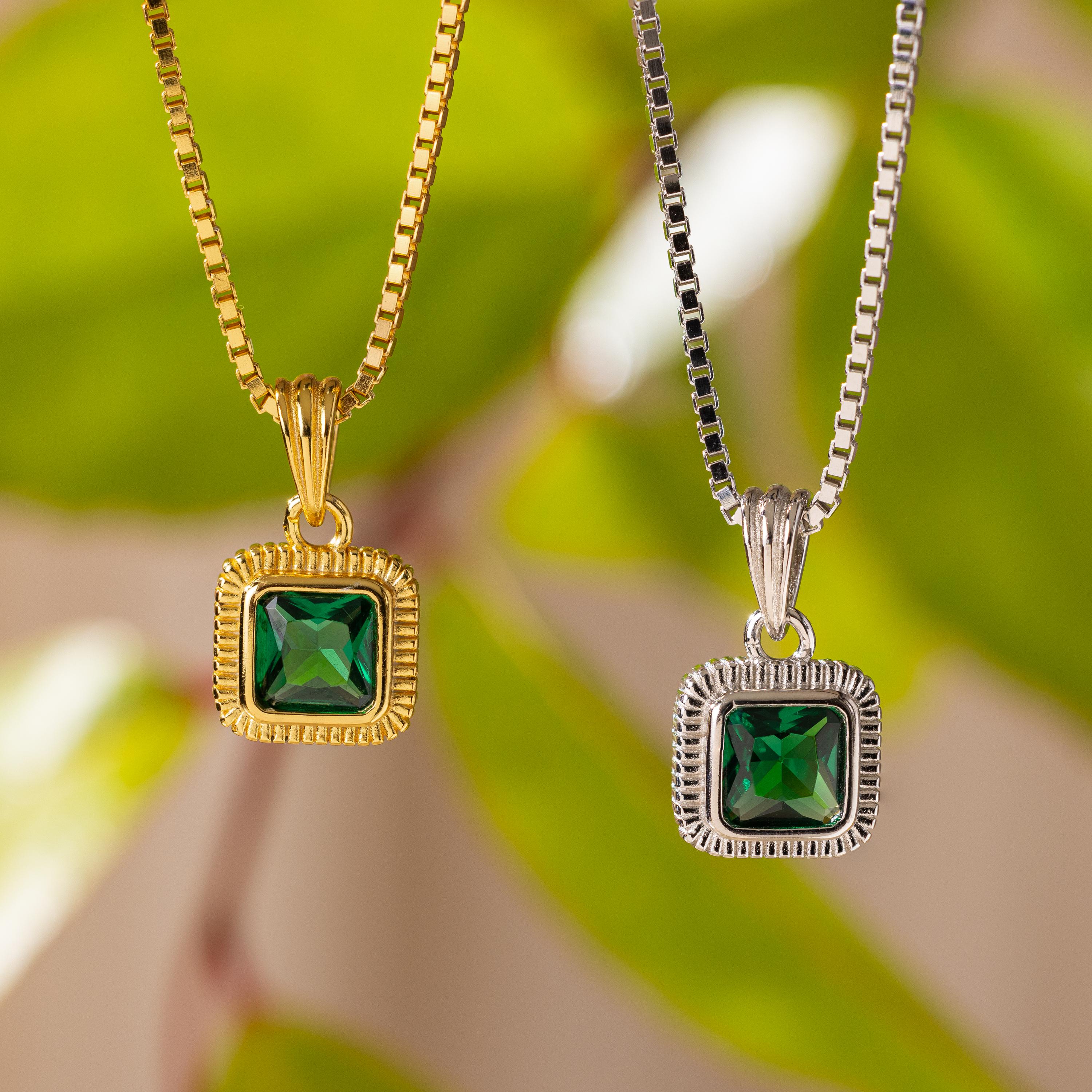 Vintage Emerald Pendant Necklace by Caitlyn Minimalist - Ribbed Green Art Deco Necklace in Gold - Emerald Jewelry - Gift for Mom