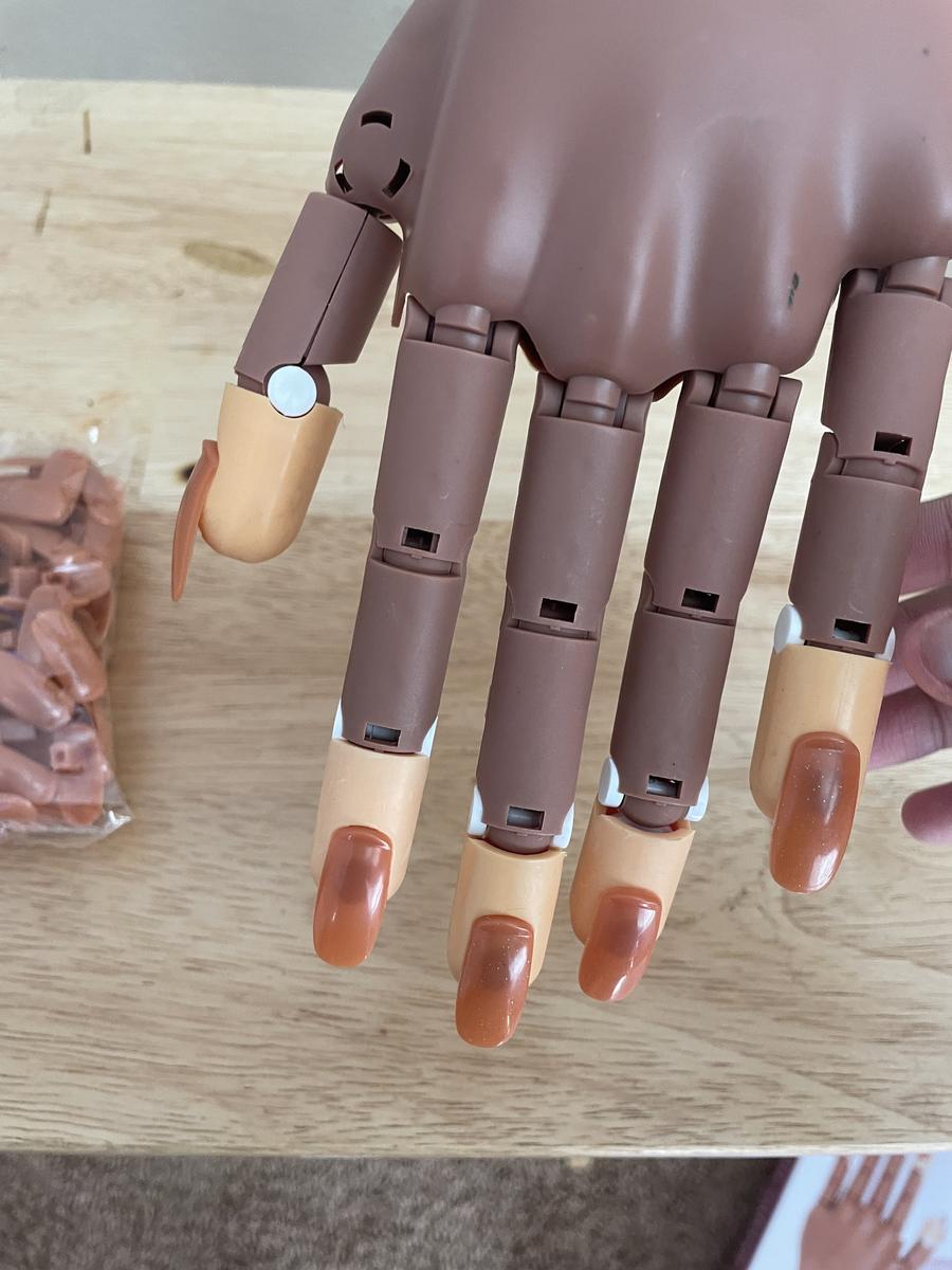 Item: HAND+100 NAIL TIPS