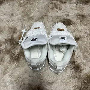 Spring/Summer New White Thick Tongue Sneakers for Men – Fashionable Casual Skate Shoes, Sports Style, Plus Sizes, Trendy Student Shoes