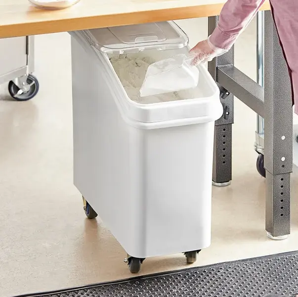 Baker's Mark 21 Gallon / 335 Cup White Slant Top Mobile Ingredient Storage Bin with Sliding Lid & Scoop