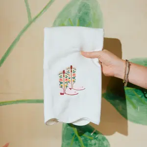 Scallop Powder Bath Towels (pair)
