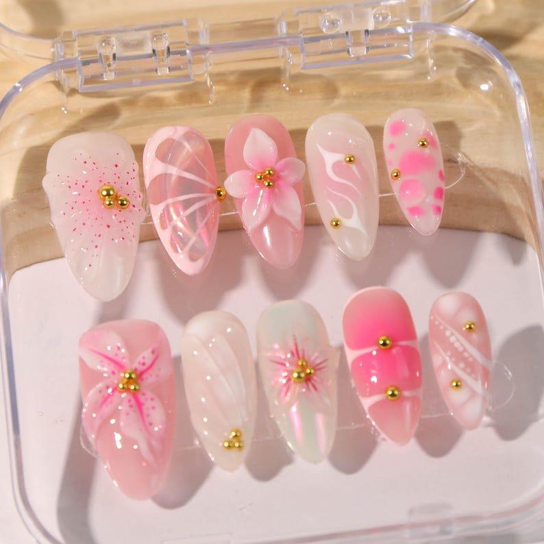 ALL NAil BOX 3D Pink Flower Press On Nails XL Long Square Metal Accent Nails with Gothic Gold Crystal Glossy Coffin Shape 3D Bows & Pearls for Romantic Nail Art