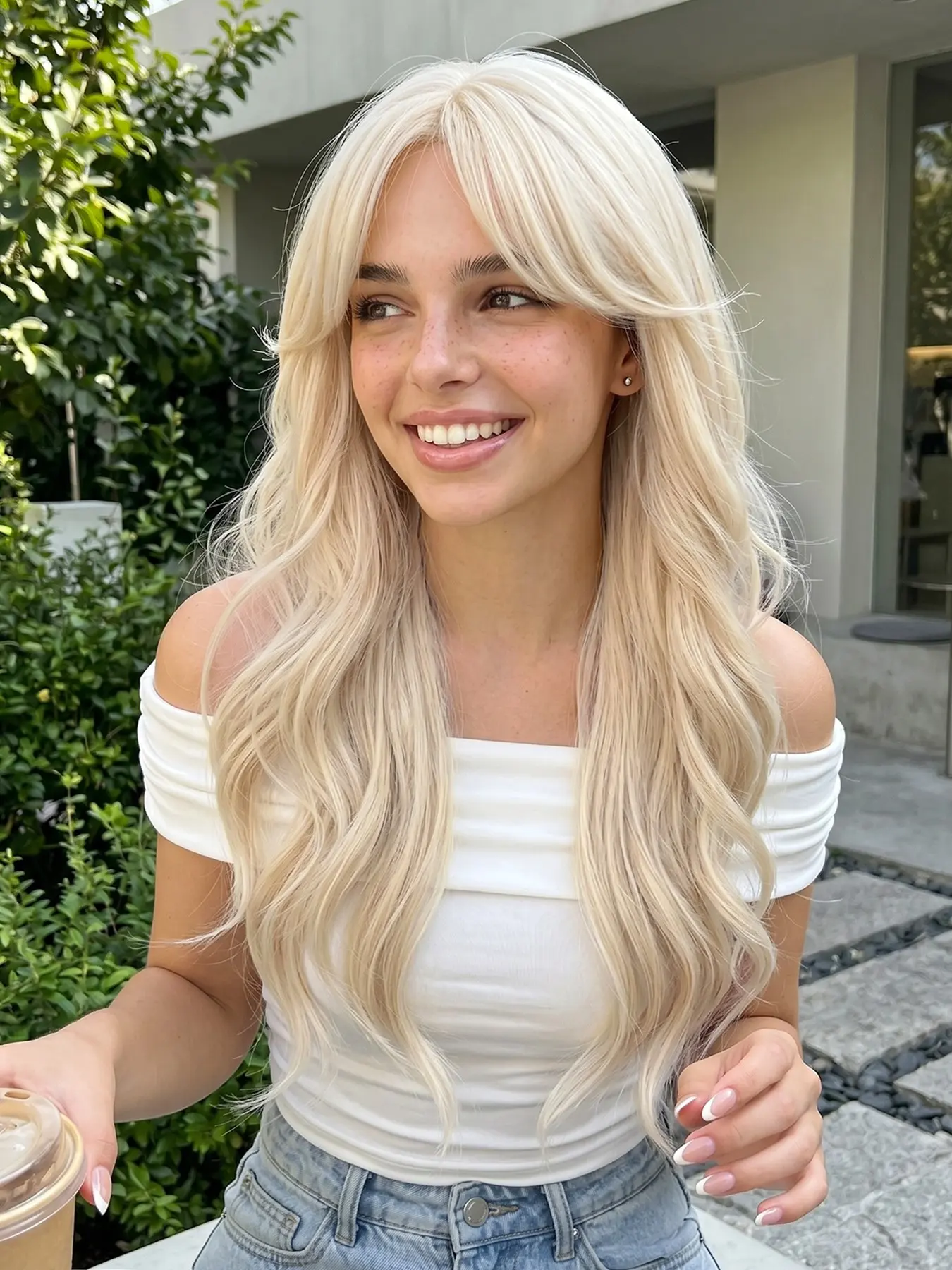 22 Inch Synthetic Wig, Platinum Blonde Layered Long Glueless Wavy Wig with Curtain Bangs, Synthetic Material Wigs