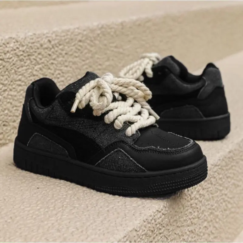 Unisex Classic Retro White Sneakers, Low-Top Lace-up Trainers with a Round Toe for All Seasons Casual Wear and Walking, Trainer, Everyday Wear, Athletic, Walking Shoes, Footwear, Closed, Everyday Use, Lace Fasten, Training, Basic
