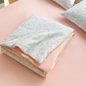 Light blue floral pattern summer quilt, soft and breathable thin summer blanket, an air conditioning blanket suitable for summer bedrooms, offices, beds, living rooms, and home, Lightweight Quilts