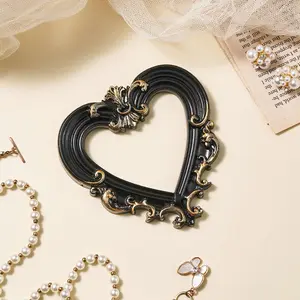 European Style Heart Frame Decor, Resin Hand-Painted DIY Decoration, Bathroom Ornament, Photography Prop, Party Scene Setter