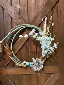 Western Lariat Wreath with Decorative Flowers and Ropes for Rustic Home Decor
