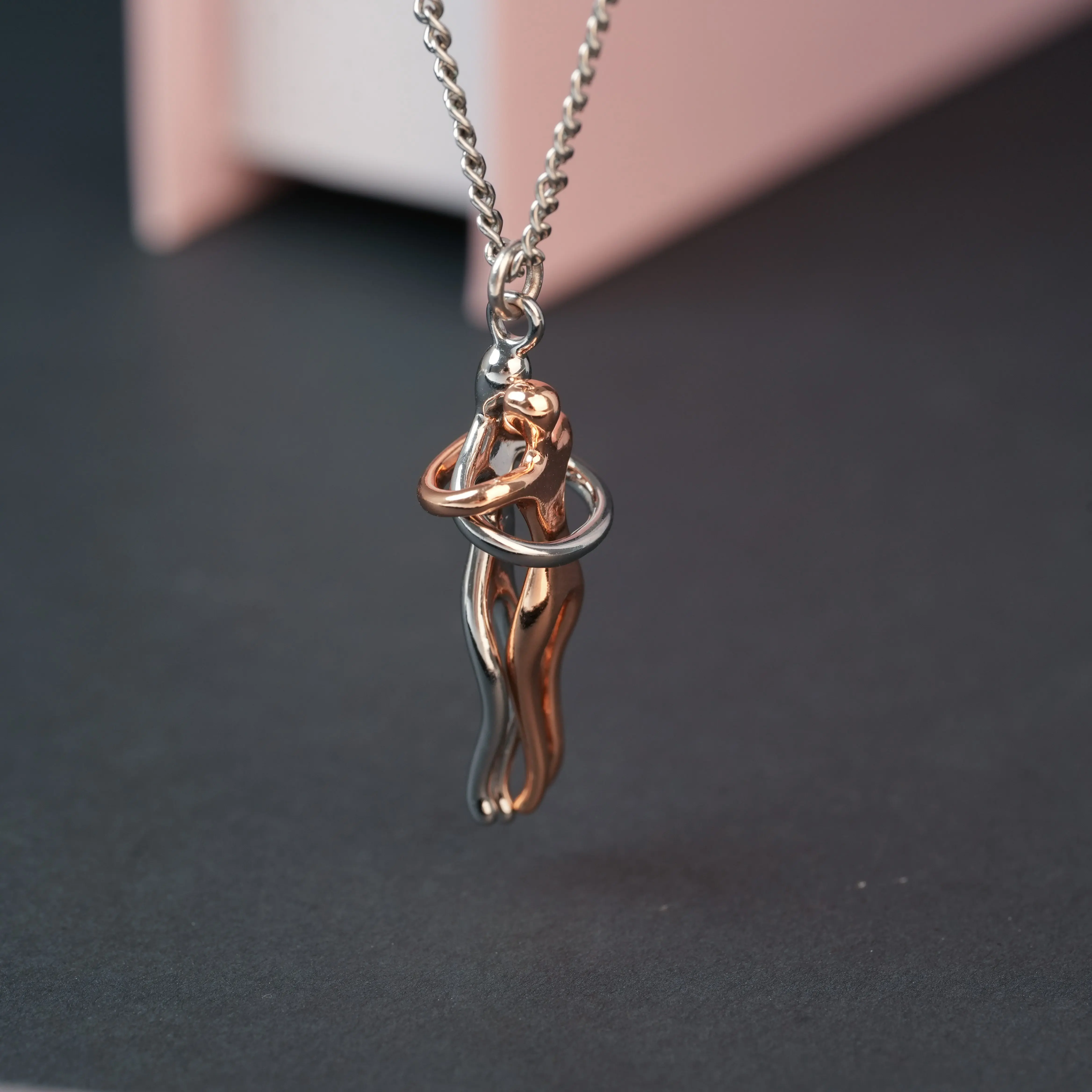 Love Hug Necklace Gold/Silver Necklace Unisex Men Women Hugging Pendant Necklace Jewelry Parties & Birthdays, Valentine's Day Gift