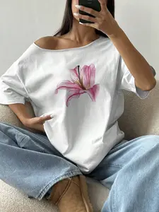 Women's Oversized Off-the-Shoulder T-shirt, Asymmetrical Neckline Lily Floral Print, Casual Loose-fit Top, Casual Streetwear for Summer Daily Outfits, Womenswear