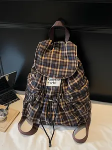 Retro plaid pull-out flap large capacity backpack, popular versatile bag with niche design, daily multi-functional carrying backpack, suitable for daily leisure, commuting, campus, outings and other scenes