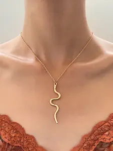 Snake Pendant Necklace, Rhinestone Snake Charm, Elegant and Simple Style, Long-Lasting Color, Fashion Jewelry Accessory, Rhinestone Decorated Necklace