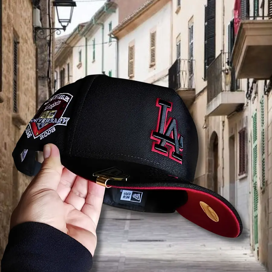 Black - Hot cap - New Era Los Angeles Dodgers 9FORTY Curved Brim Baseball Hat, Red Embroidered LA Logo & Red Undervisor, MLB Streetwear Cap, Collector’s Limited Edition 2026, Premium Urban Streetwear Hat for Men & Women